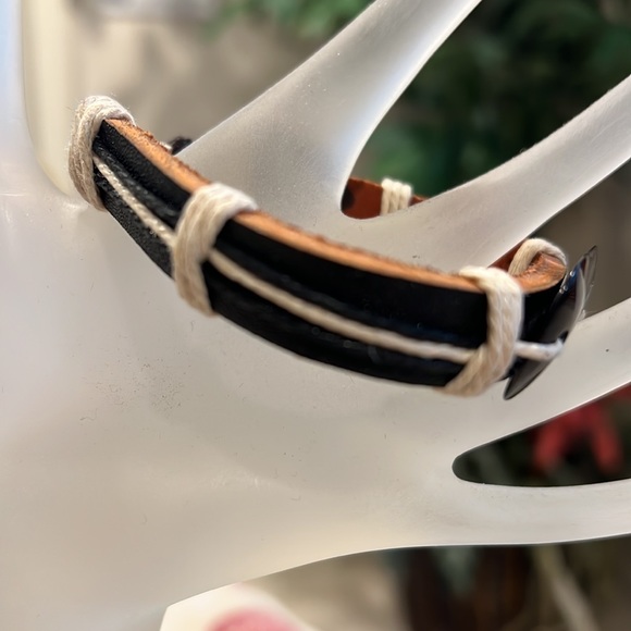 Leather Rope Tribal Elephant Bracelet. Unisex, expands to fit most wrists. Black - Picture 2 of 6